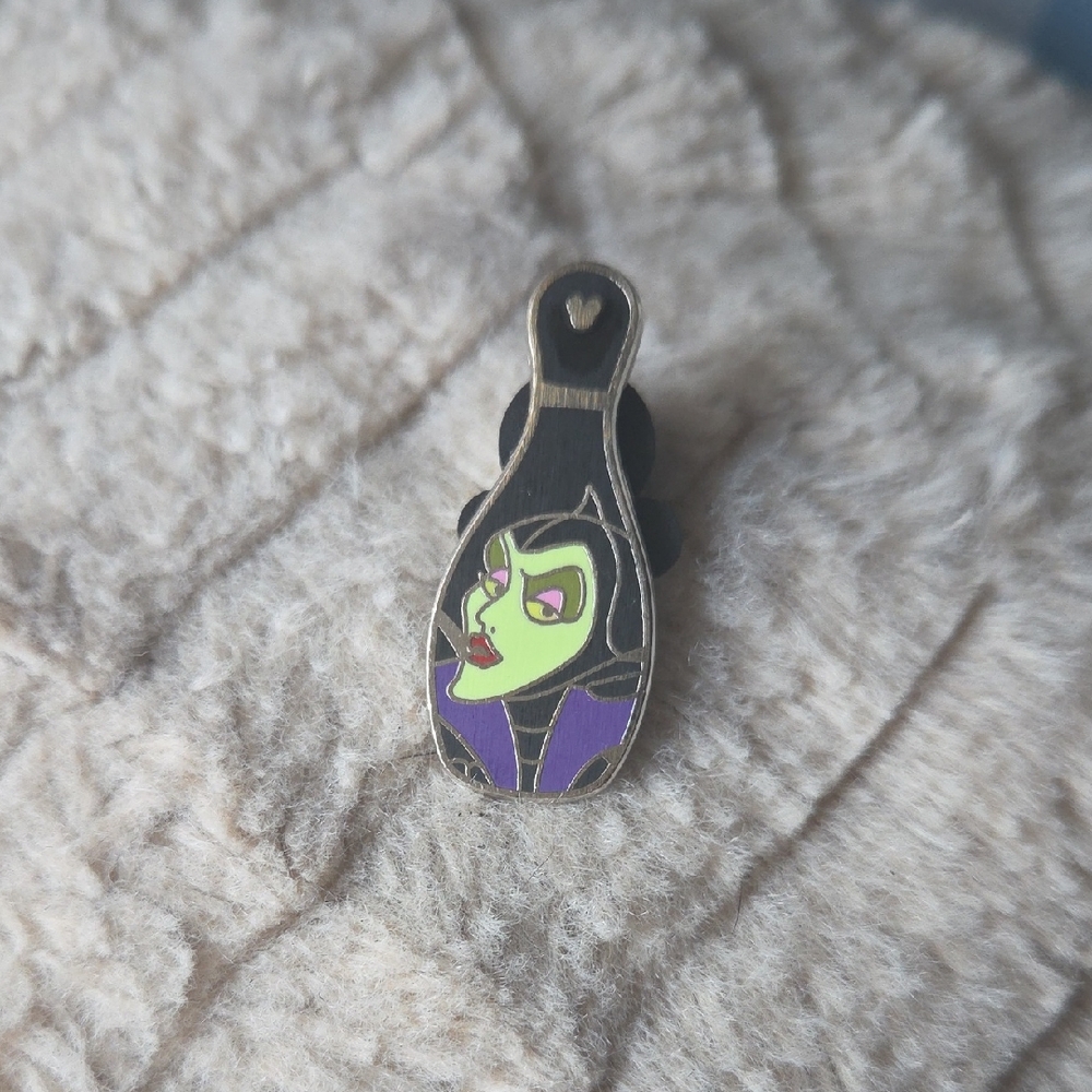 3/$25 ❤️ Villain Disney Trading Pin